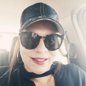 Meet your Posher, Madeline